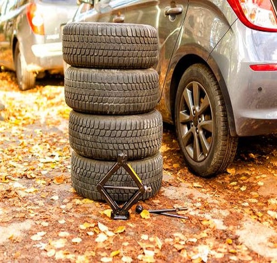 Les pneus de voiture changer